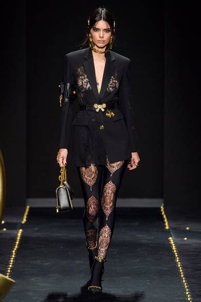 sfilata versace inverno 2019|versace runway fashion.